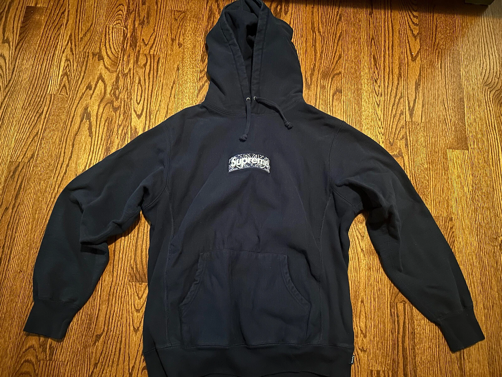 Sweat à capuche Supreme FW19 boîte logo bandana grand
