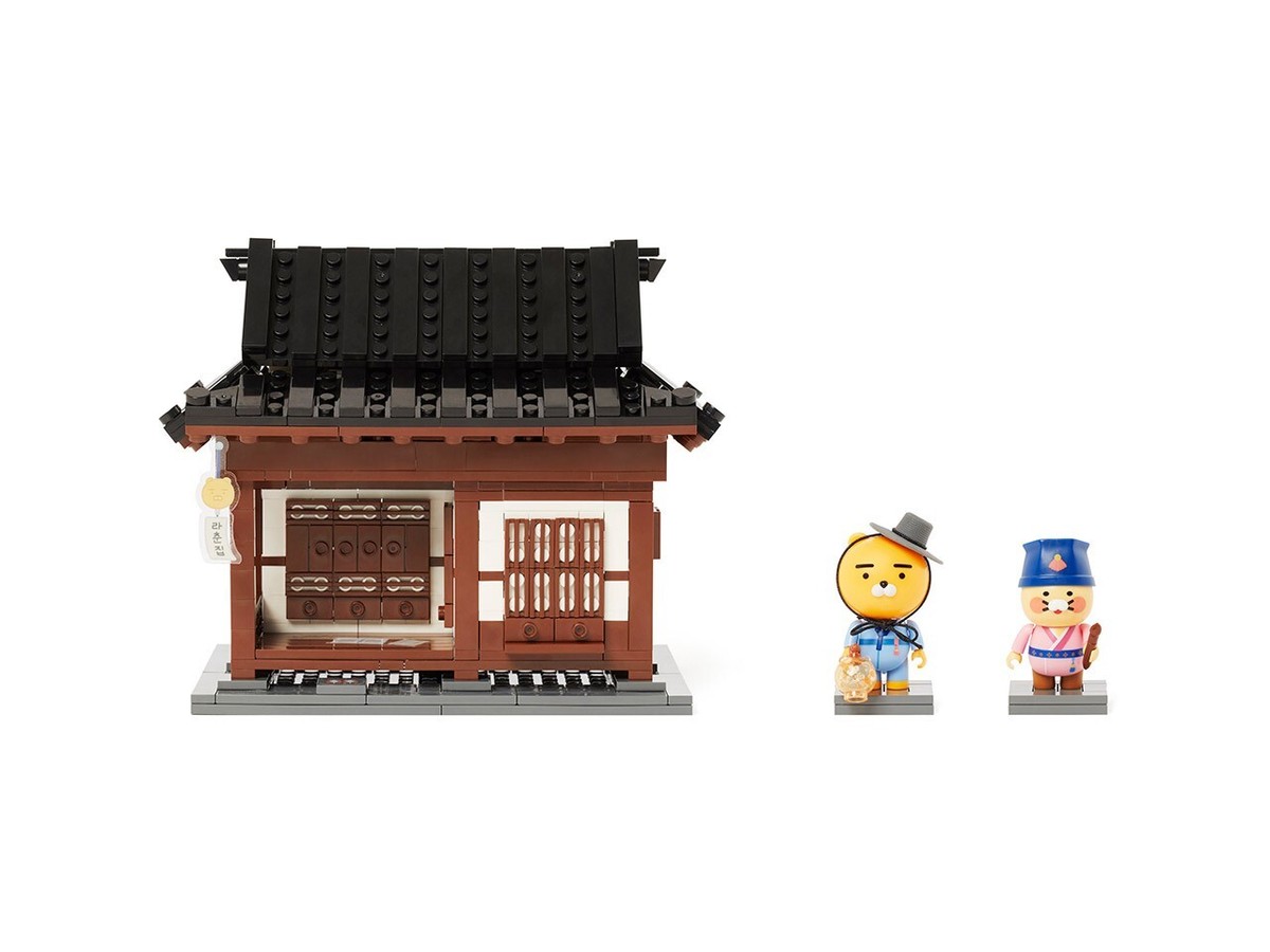 Kakao Friends Ryan and Choonsik Hanok Bricks Figures | 630 pcs