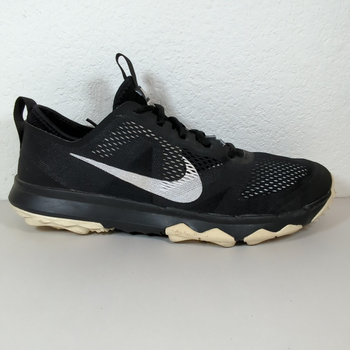 Nike Fi Bermuda Golf Cleat Shoes Men's US Size 11 Black Nike Fi Bermuda Golf Cleat Shoes Men's US Size 11 Black