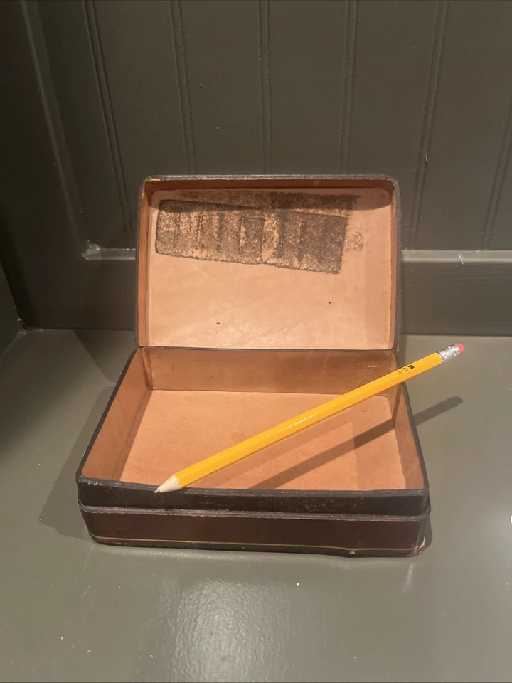 Joyero italiano vintage de cuero con forma de carcasa marrón de Florencia Foto 3 de 3