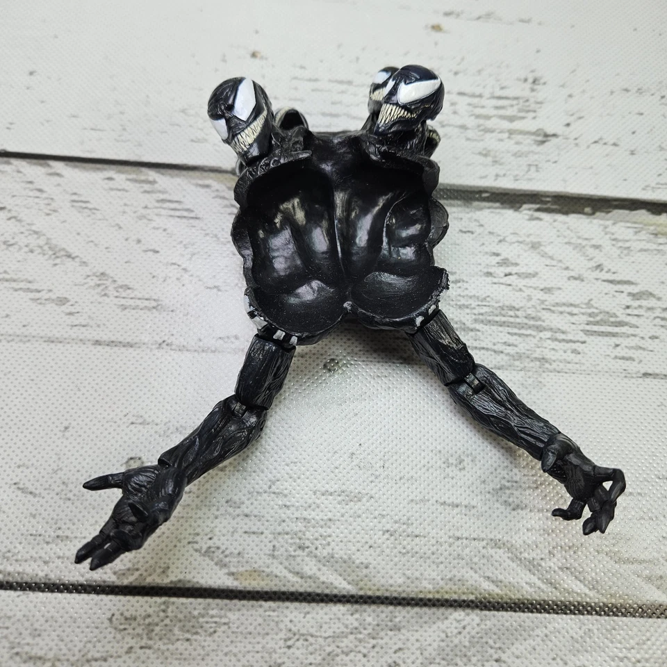 Экшн-фигурка Diamond Select Marvel Select Venom The Madness 7,5 дюйма подвижная отдельная - Изображение 4 из 4