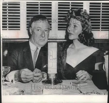 1957 Press Photo Rita Hayworth and George Jessel at Ciro's club in Hollywood