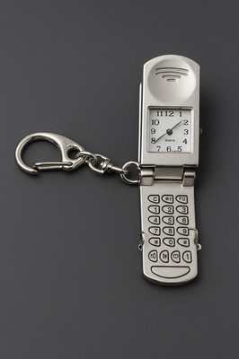 Schlüsselanhänger Uhr als Klapphandy