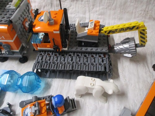 LEGO 60036 CITY ARCTIC BASE CAMP COMPLETE WITH MANUALS - Picture 4 of 11