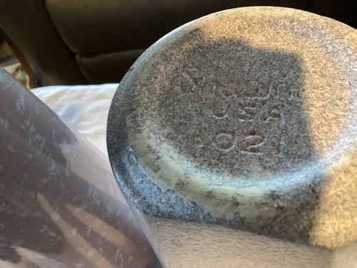 (2) Shawnee USA Art Pottery W/Scallop Edges & Pink/Grey Speckle Confetti Vases. - Picture 11 of 18