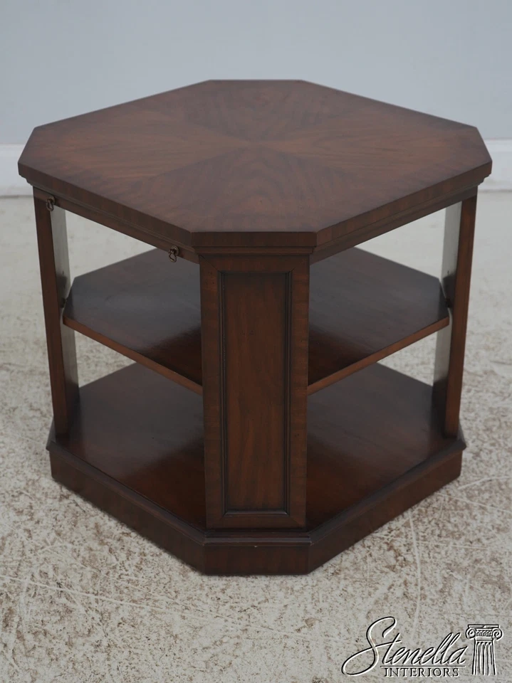 64485EC: KINDEL Cherry Tiered Lamp Table Foto 2 de 4