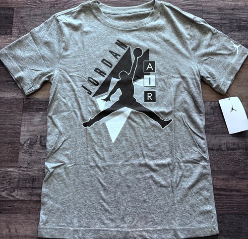 NWT Nike Jordan Boys YLG Gray/Black/White Dri-Fit Shorts Set Large - Picture 2 of 3