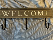 Welcome Wooden Coat & Hat Rack