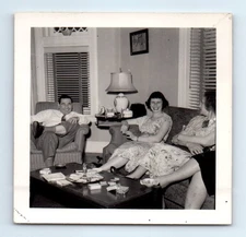 Old Vintage Square Photo MAN LEGGY WOMAN COFFEE TABLE CIGARETTE PACK ASHTRAY