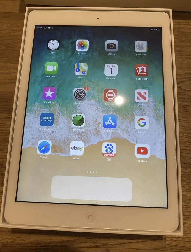 Apple iPad Air 1st Generation 9.7 Inch Tablet Wifi 128GB - Image 2 of 4