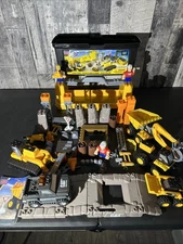 Mega Bloks 2006 Transport Station Carrying Case CAT Exclusive Lot missing parts.