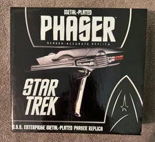 STAR TREK - Metal Plated Phaser Screen Accurate Replica, 2011 NIB FREE SHIPPING