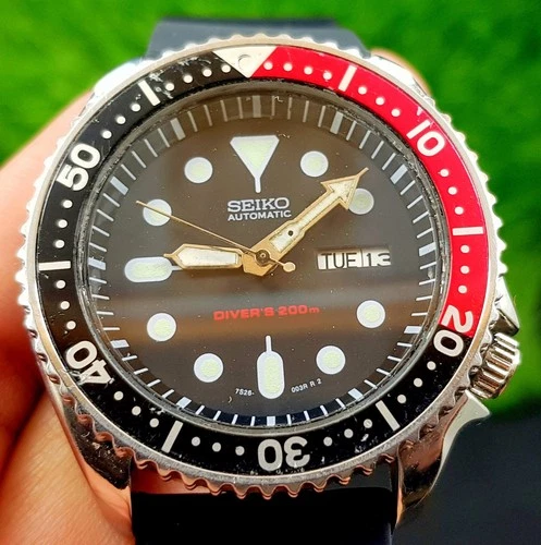 Vintage Of SEIKO Diver,s 200 Automatic Jewels Men Watch Day Date Japan Made