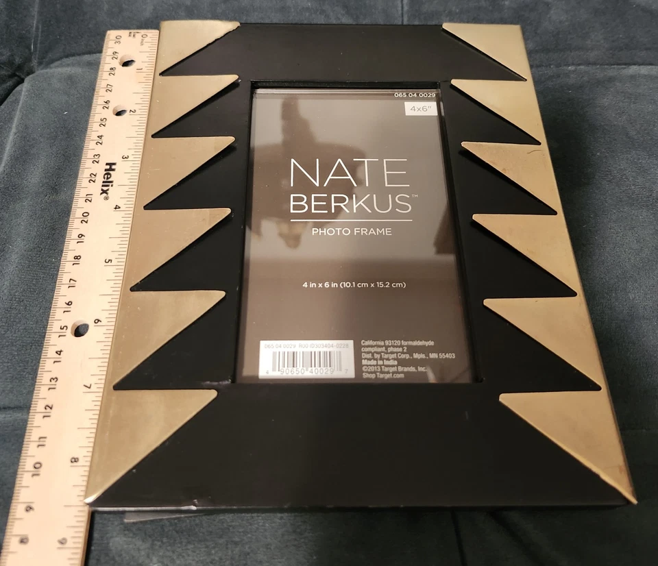 Marco de fotos de metal de madera dorado negro Nate Berkus Target raro 4x6 nunca usado Foto 3 de 4