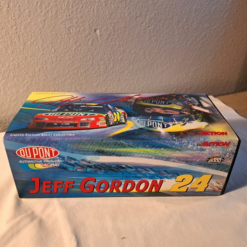 Vintage Jeff Gordon 1:24 Action RCCA #24 Dupont 2000 Monte Carlo Diecast Bank