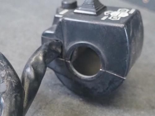 LH HANDLEBAR SWITCH, WINKER SUZUKI GN250 92 37400-49113 19673 - Picture 4 of 8