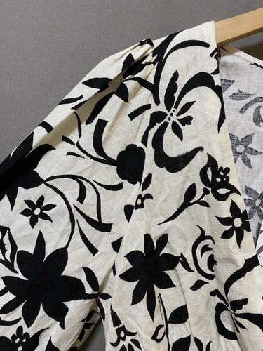 NWT ZARA Women 3/4 Sleeve Surplice Neck Smocked Crop Top SZ XS Ecru/Black Floral - Picture 6 of 14