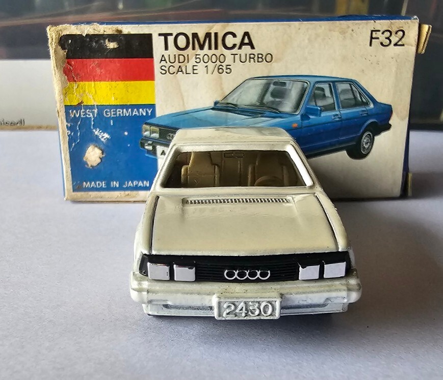 TOMICA F32 - AUDI 5000 [PEARL WHITE] GOOD SOME PLAYWEAR BOX