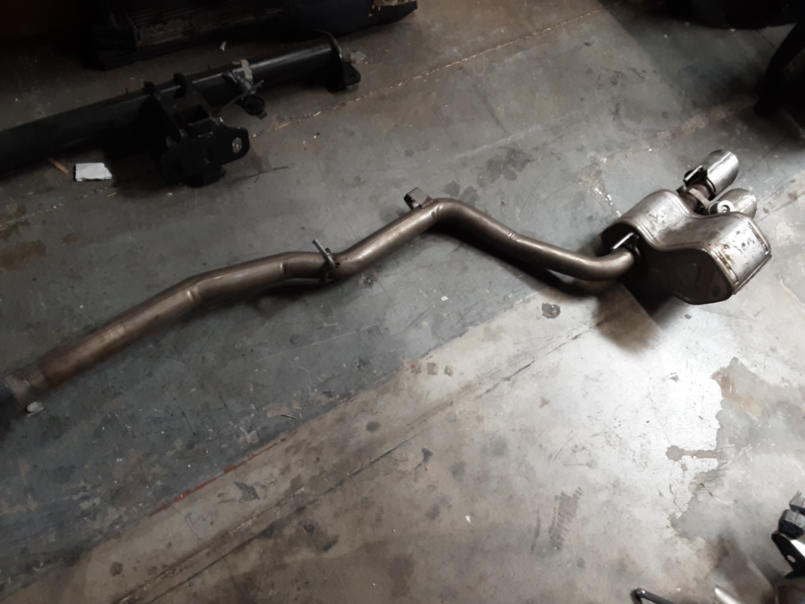 MASERATI GHIBLI LEFT REAR EXHAUST MUFFLER PIPE 2014- 2020 OEM