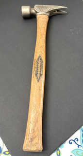 Vintage STILETTO TITANIUM FRAMING CLAW HAMMER 14 oz. Curved Wood Handle 18"