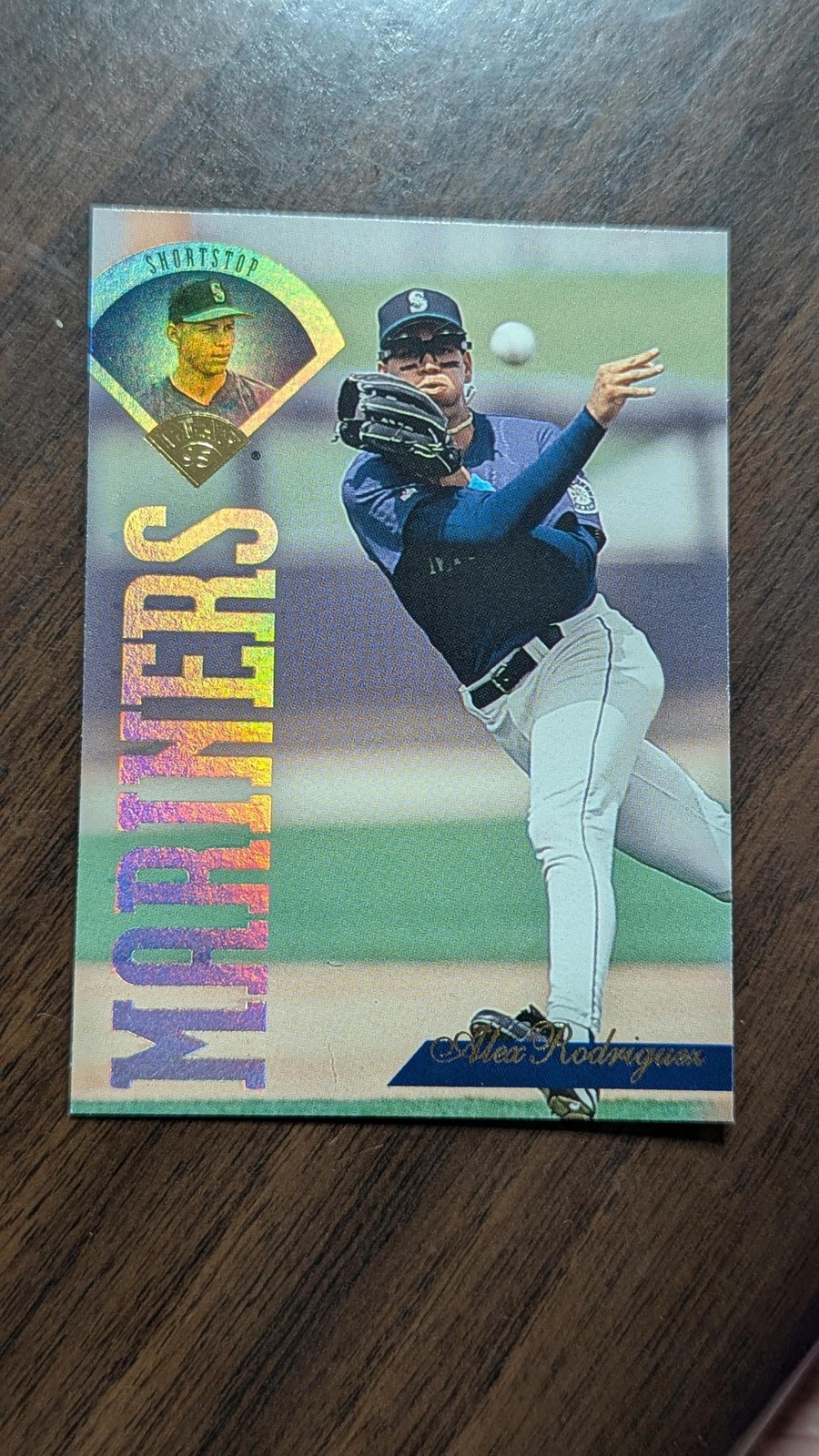 Alex Rodriguez #313 (Baseball Cards 1995 Leaf) — is it worth grading?