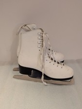 CCM PIROUETTE Figure Skates Women's Size 9 Ladies Ice Skates White 