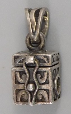 Kleine IBB Sterling 925 Box Charm Anhänger mit funktionierendem Riegel 3/8 Zoll hoch 3,85 Gramm