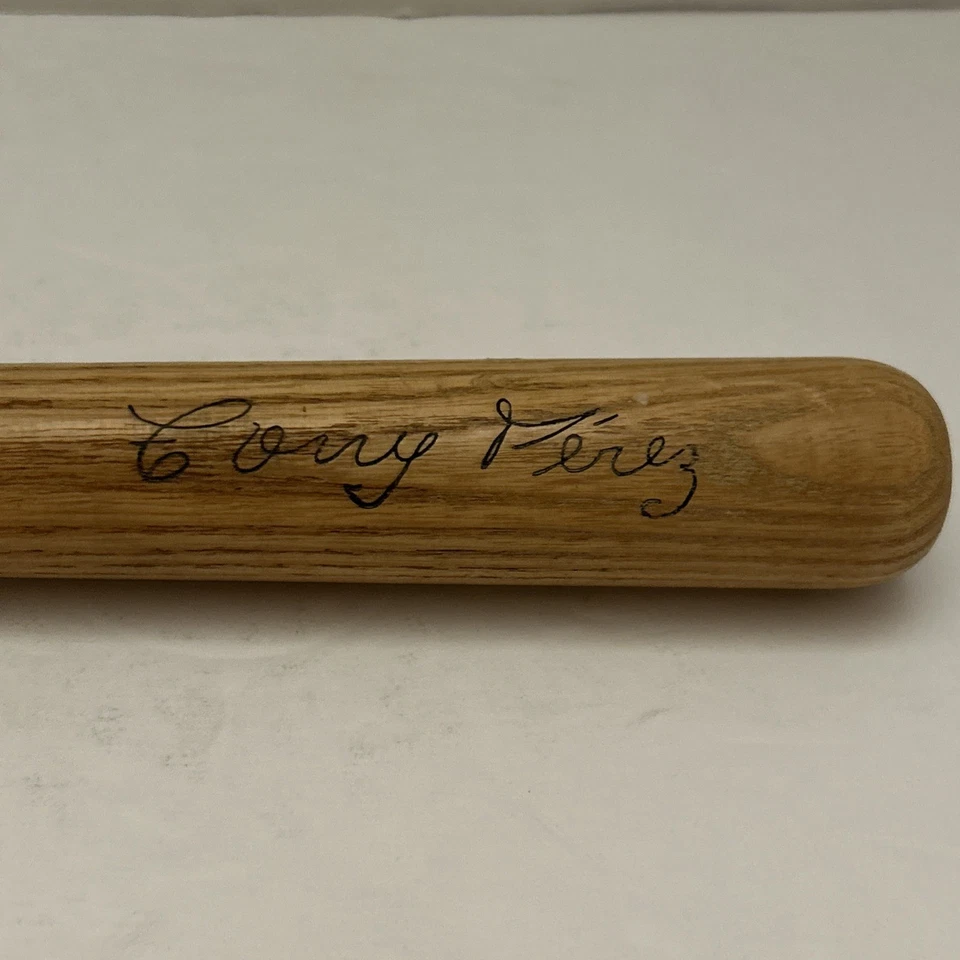 Tony Perez Cincinnati Reds 1970’s 125 Louisville Slugger 16” Mini Baseball Bat - Image 2 of 3