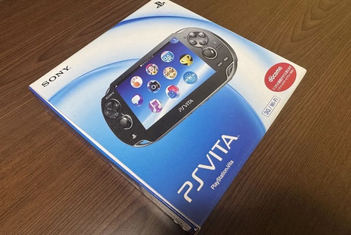 NEW Sony PlayStation Vita PCH-1100 Crystal Black CIB Never Opened