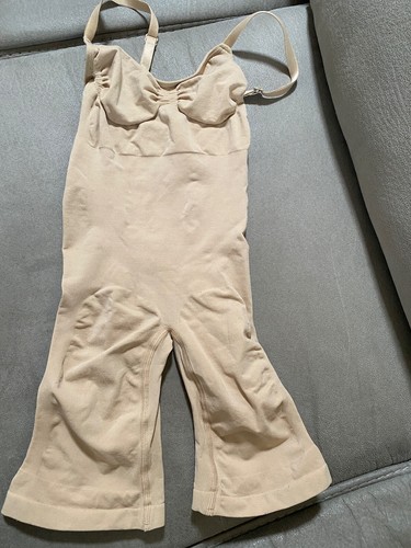 New Skims Sculpting Bodysuit Mid Thigh With NO Open Gusset Size XXS/ XS Clay