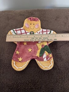 CHRISTMAS HOLIDAY GINGERBREAD MAN   SERVING / COOKIE PLATE  -