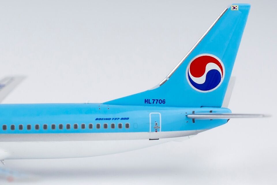 1:400 NG Model KOREAN AIR BOEING 737-900 Passenger Plane Diecast