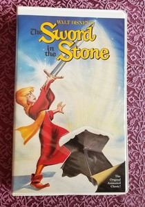 DISNEY-The-Sword-in-the-Stone-VHS-Black-Diamond-Classic-Red-Label-Edition-1986