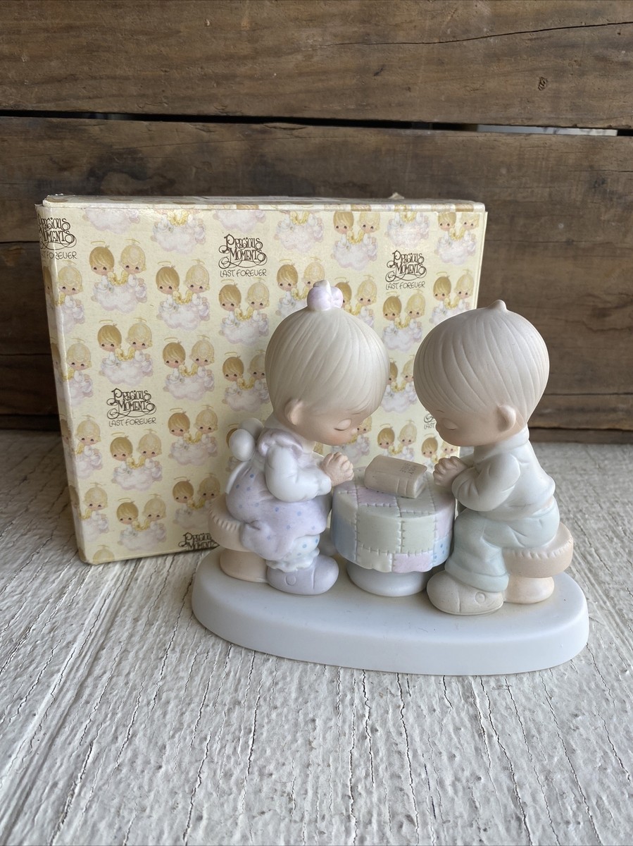precious moments 置物　4個 Precious Moments 1980 Prayer Changes Things Figurine VTG E-5214