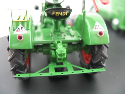 Schuco Model Tractor 02594: VW Fendt Canvas Wagon T1 with Fendt Tractor, MIB - Picture 6 of 24