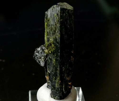 32 mm bien terminada brillante verde oliva profunda epidota China 4117 - Imagen 6 de 8
