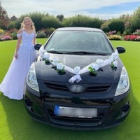 Eurowagens Hochzeitsauto Kopf Blumen-Dekoration Weiß Rose Band Kunstblumen Set