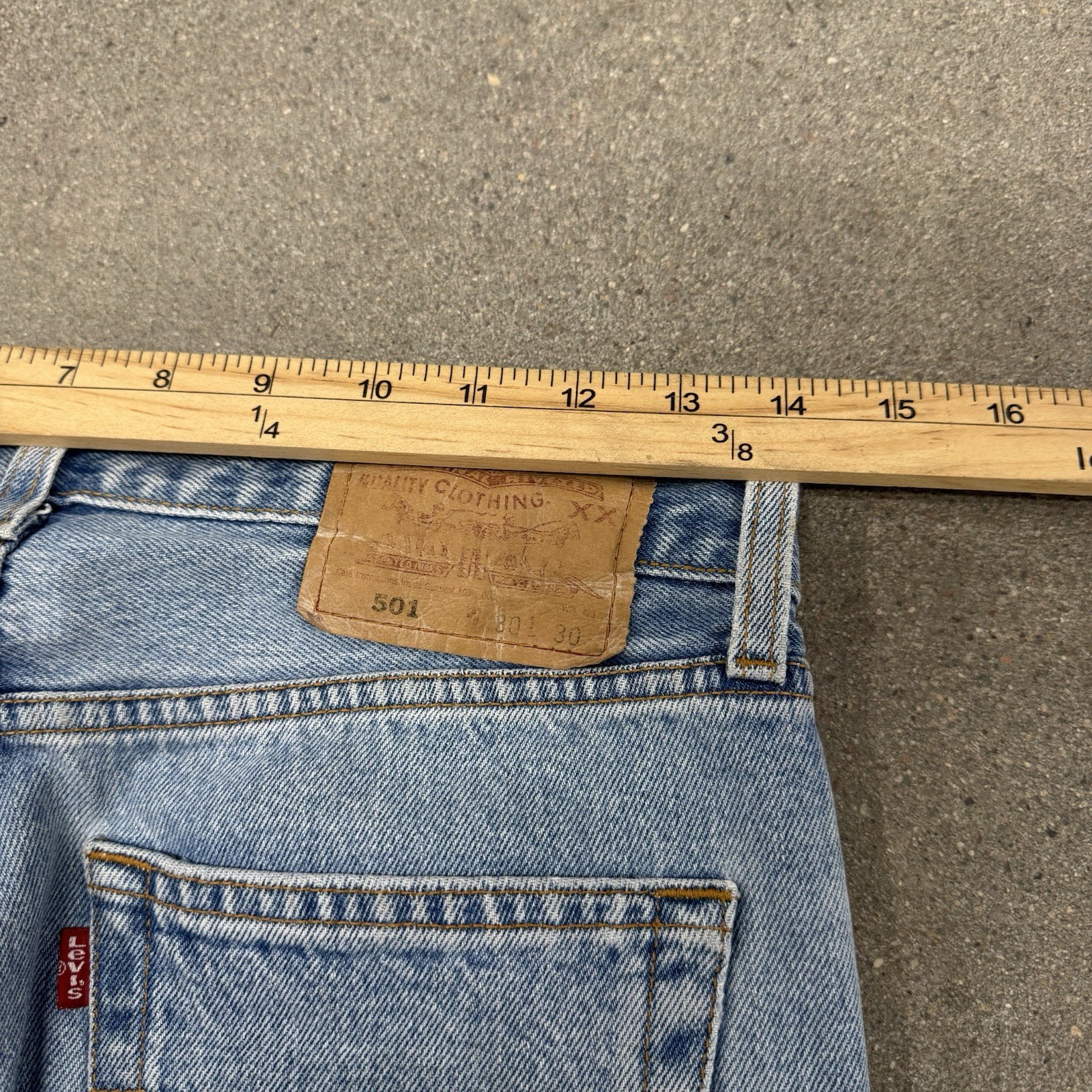 Vintage 90s Levi’s 501 Button Fly Denim Jeans 30x30 fit 28x28 Blue Grunge thumbnail 6