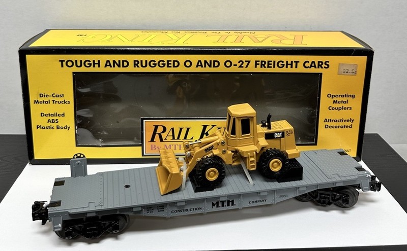MTH RailKing 30-7619 Flat Car w Caterpillar Front Loader O Gauge w Original Box