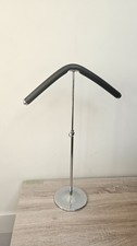 Adjustable Height Padded Shoulder Countertop Display Stand.