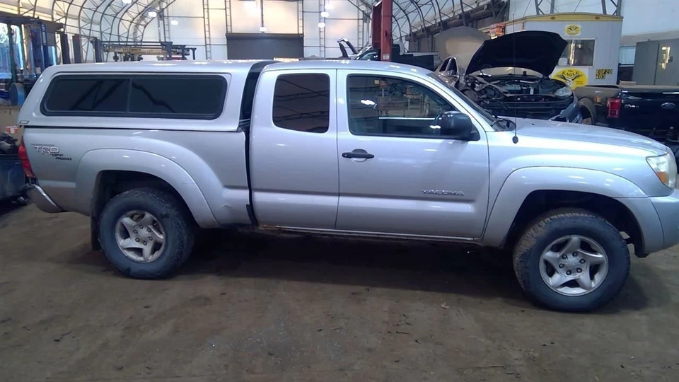 Driver Left Headlight Without Sport Package Fits 05-11 TACOMA 6856560 - Image 3 of 4