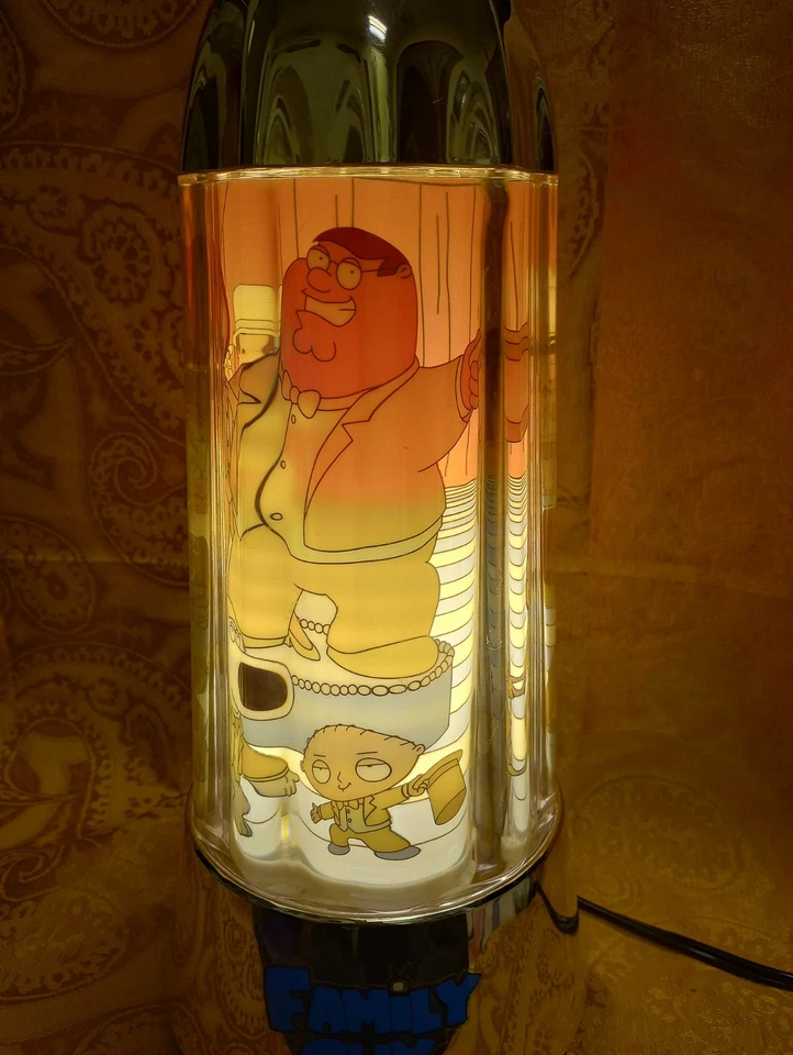 Lámpara de movimiento giratoria iluminada Family Guy 2005 vintage. Foto 3 de 4