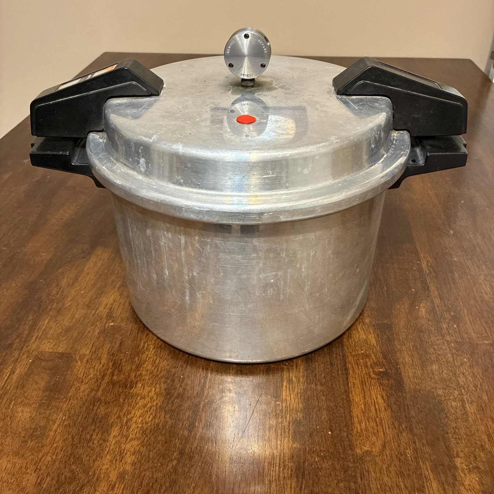 Mirror-Matic 8Qt. Pressure Cooker M-0598-11 w/Trivet , Jiggler & Gasket U.S.A.
