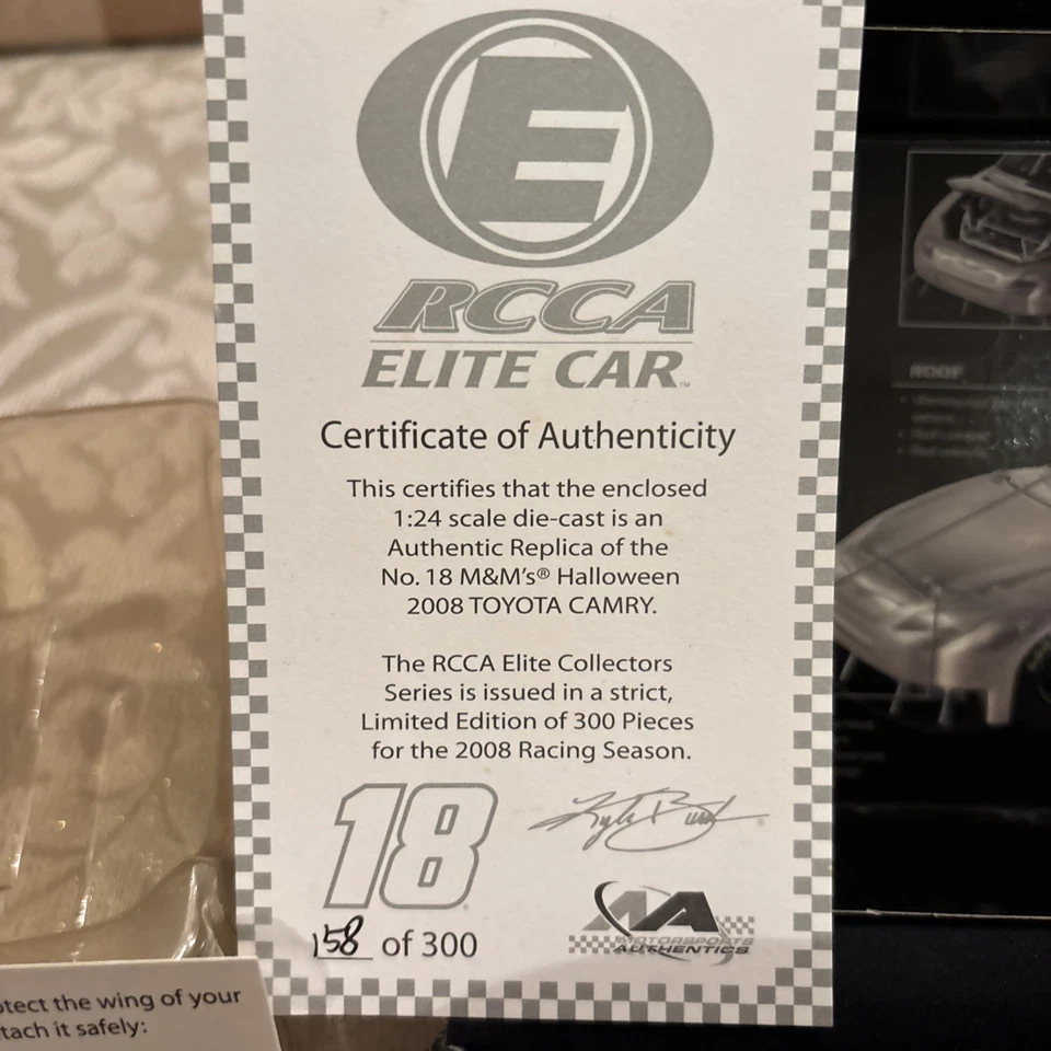 Certificado de Auth-2008 Kyle Busch #18 -M's Halloween-#158/300-1: 24 abolladuras Elite-Caja Foto 3 de 4