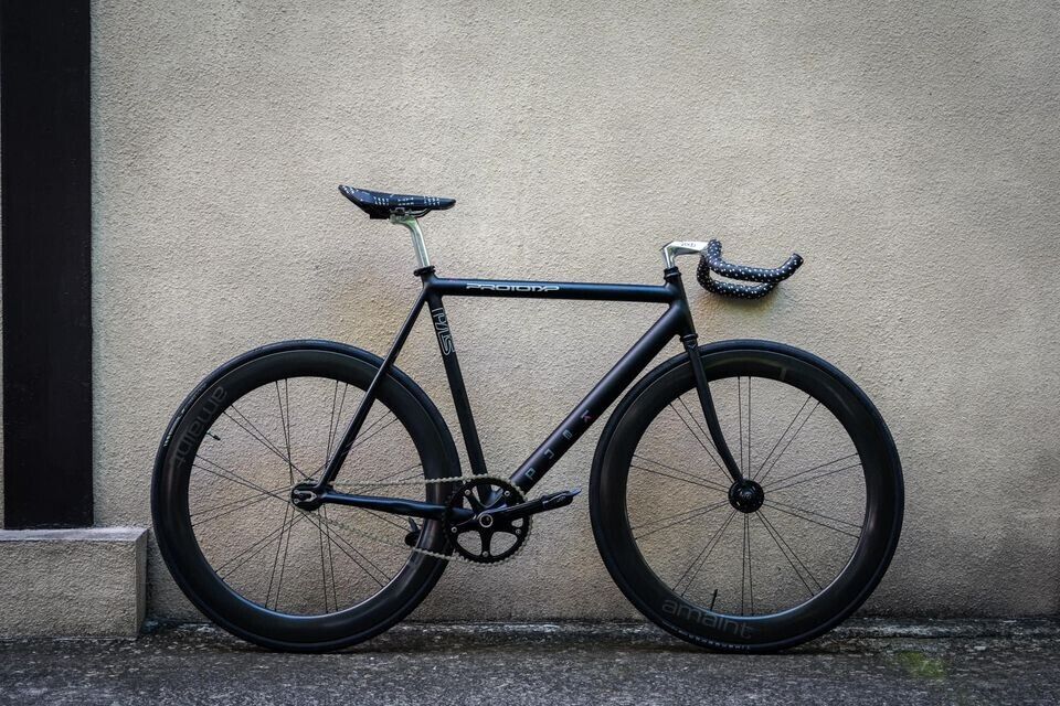 Rare Mint KENDO Orbit Pista Frame Set Track Bike Fixie 565mm Rare Mint KENDO Orbit Pista Frame Set Track Bike Fixie 565mm
