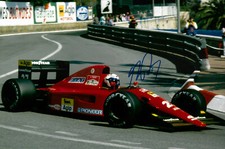 Alain Prost "Ferrari" Autogramm signed 20x30 cm Bild