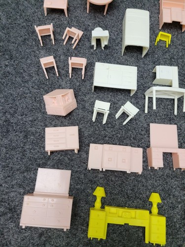 Lot of Superior Plastic Dollhouse Furniture Caco Doll Family Mom Yellow Blue - Picture 8 of 17