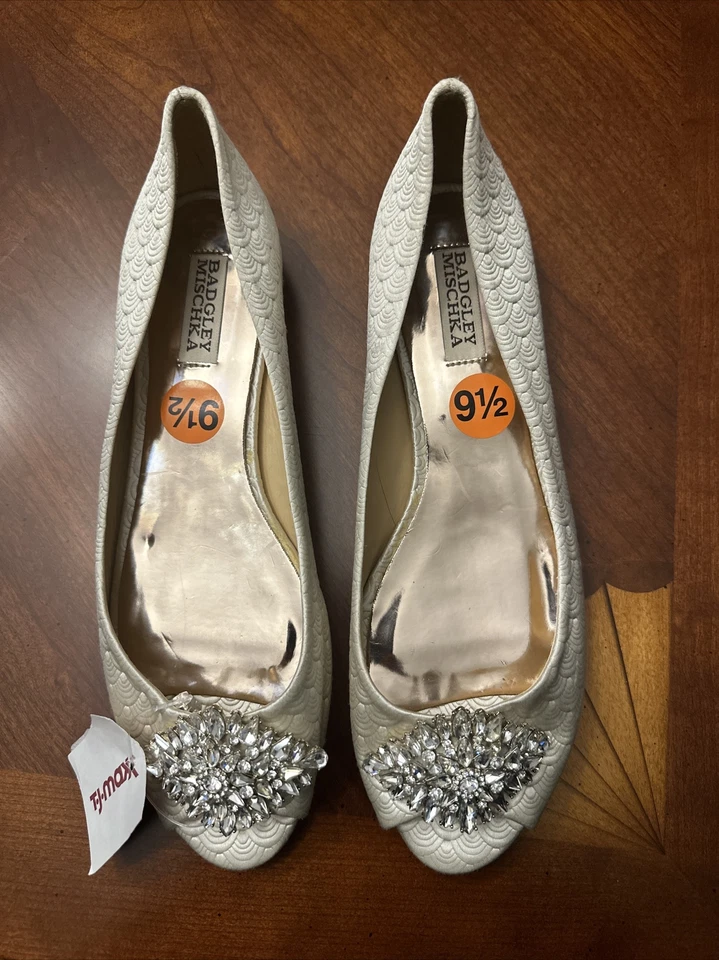 Badgley Mischka Marfil Tafetán Festoneado Estrás Planos Talla 9 1/2 Formal ARCT Foto 3 de 4