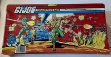 G I Joe Etui kolekcjonerskie z 2 tacami i 12 G I Joes i akcesoriami 1984