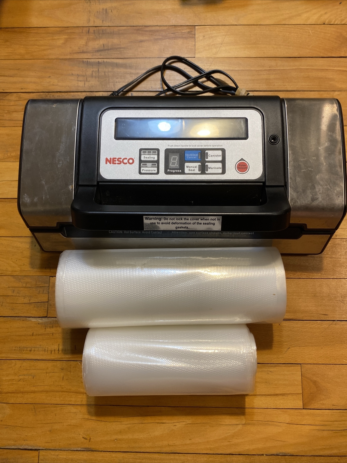 Nesco Deluxe Food VS12 Vacuum Sealer 130 Watts, Silver eBay
